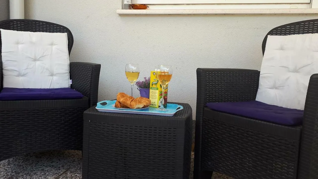 Apartmani Kulin 2 Kastela 0*,  Croatia